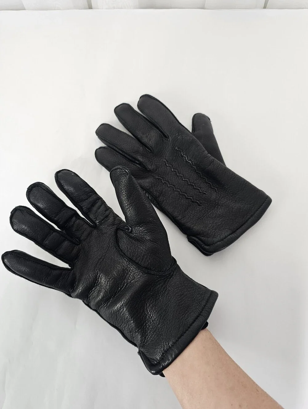 3M Thinsulate Black Leather Gloves - Classic Winter Accessory Medium